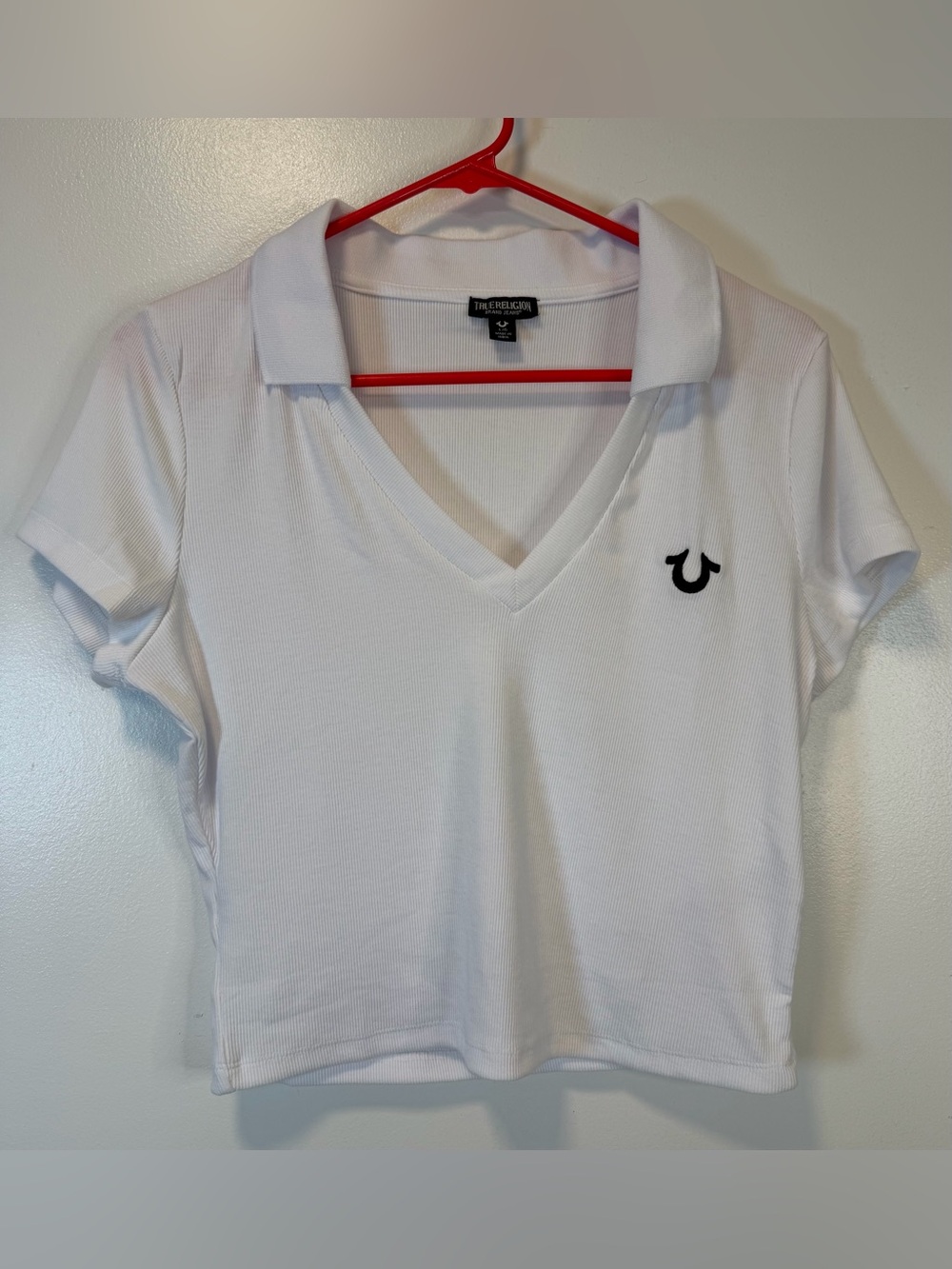 True Religion White V-Neck Ribbed Cropped Polo Chest Logo Women’s Large